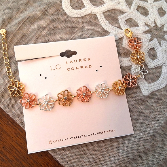 💥SALE💥Laura Conrad NWT, Flower Rhinestone Bracelet - Picture 1 of 6